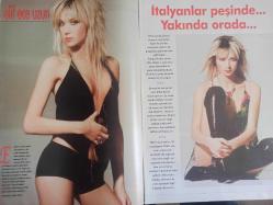 Kumsal Haftalık Aktüalite Sinema Tiyatro Müzik ve Magazin Dergisi - 27 Kasım 2004 - Şafak Sezer - Cem Yılmaz - Tuğçe Kazaz - Esra Balamir - Serpil Çakmaklı - Elif Ece Uzun - Beste Açar - Onur Berberoğlu - Şengül Balıksırtı - Sergen Yalçın - Aslı Sarı - Helin Avşar - Tuğçe Kazaz - Tuba Ünsal - Başak Sayan - Arzu Yanardağ - Mustafa Altıoklar - Didem Erol - Nihan akkuş - Ezgi Can - Mehmet ali Alabora - Seçkin Piriler - Gökhan Özoğuz - Selin Toktay - Esra Balamir - Serpil Çakmaklı - Cüneyt Arkın - Kenan Doğulu - Sezen Aksu - Emel Müftüoğlu - Belkıs Sabancı - Hayrettin Taşdelen - Nilgün Dumanlı - Alize dinçkök - Meral Çalışıcı - Müge Türeci - Berent Akdemir - Emre Canbolat - Ebru Şallı - Barış Yaman - Tuğçe Kazaz fotoğraf ve haberi - Tam Takım Dergi