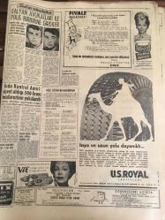 HÜRRİYET GAZETESİ 8 EKİM  1964 YIL :17 SAYI : 5915---  Zelzelenin bilançosu :19 Ölü ,26 ağır  yaralı  var --Galo Plaza :Kıbrıs  ihtilafı  barışı  tehdit ediyor --Ağaoğlu  , Dülger  ve Kavrakoğlu  da  tahliye edildi -- Zelzelenin  yerle bir ettiği  Salur Köyünü gördüm -- Nasır ,Çombe  'yi  saraya  hapsetti --Belediye Encümeni  seçimi  ihtilafa  sebebiyet  verdi --Çiçekli  'nin  katili :Pişman  değilim dedi ----Ira , çocuklarıma doyamadım ,diyor --Gıda kontrol Amiri rüşvet aldığı  500 lirayı  bozdururken  yakalandı --Amsterdam da ki  3-1  lik  maçın  rövanşı  dün  gece  oynandı  :Fenerbahçe  elendi ---Olimpiyat köyünde  hırsızlar çoğaldı --Galatasaray  Viyana da  kura  ile tur atladı -- Gündüz  Kılıç  B. Ahmet 'ten  endişe ediyor --Zelzeleden  fotoğraflar  : Manyas  Salur  köyü   bu hale  geldi --