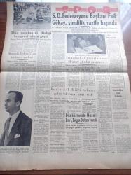 Halkçı Gazete - 1 Temmuz 1955 - General Sadık Aldoğan Dün Tekrar Tevkif Edildi - Nüfus Sayımı Hakkında Başbakan Adnan Menderes Mühim Bir Tamim Yaptı - Amerikan Başkanı Eisenhower Adaylığını Koymamak Kararında - Gümrük Ve Tekel Bakanı Emin Kalafat Radyoda İzahat Verdi - Kıbrıs'a Dair Üçlü Bir Konferans Toplanıyor - Ferit Melen - Bir Ömrün Çilesi Nakleden Selami İzzet Sedes Yazı Dizisi - Sen Sor Ben Söyleyeyim Yazan Ali Cengiz Yazı Dizisi - Atatürk Devri Yazan Hüseyin Cahit Yalçın Yazı Dizisi - Mahkumlar Cehennemi Yazan Osman Şan Yazı Dizisi - Yeni Sesler Yeni Sazlar Nezahat Bayramoğlu - İşte Yurttan Sesler Korosu - İstanbul Opereti İzmir'de - Ali Sururi - Arlene Dahl'in Hikayesi - Muhabank - Sportif Oyunlar Federasyonu Başkanı Faik Gökay Şimdilik Vazife Başında - Hacettepe'li Mustafa Deliveli'nin İstifası Meselesi - Dünkü Teniste Nazmi Bari Engin Balaş'ı Yendi- İstanbul At Yarışı