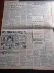 Halkçı Gazete - 16 Haziran 1955 - Celal Bayar Beyrut Yolunda - Lübnan Türk Irak Paktına Katılıyor - Amerikan Yardımına Dair Başbakan Adnan Menderes'in Bir Demeci - Avrupa Güzeli İlan Edilen İnga Britt Soedberg - Amerika Cumhurbaşkanı Eisenhower San Francisco'da Bir Nutuk Söyleyecek - Ali Tetik Atomik Polis Hafiyesi - Şehrimizde 59 Ton Şeker Dağıtıldı - Atatürk Devri Yazan Hüseyin Cahit Yalçın Yazı Dizisi - Film Yıldızı Belkıs Özener Yazar Gümüş Palas Aile Saz Salonunda- Atatürk Devri Yazan Hüseyin Cahit Yalçın Yazı Dizisi - Operet Sanatkârları Asuman Arsan - Sanatkar Portreleri Azize Tözem Ve Sanatı - İzmir'den Sesler Güler Göksel - Üstad Fahri Kopuz Geçmişi Dile Getiriyor - Sevdiğiniz Şarkılar Türküler Bu Gece Uymamışım-  Eski Futbol Federasyonu Başkanı Orhan Şeref Apak'ın İtalya Maçı Hakkındaki Beyanatı - Milli Futbolcular Gene Fenerbahçe Stadında Çalıştı