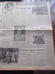 Halkçı Gazete - 14 Haziran 1955 - Batı Almanya Başbakanı Adenauer Washington'da - Hürkuş'a Ait Uçak Bulgaristan'da Mı - Avrupa İkincisi Seçilen Güzelimiz Suna Soley - Basketbolda Danimarka'yı Yendik - Terry Moore - Şeker Çay Ve Kahve Darlığı Genişliyor - NATO'nun Başkomutanı Orgeneral Norstad Şehrimizde - Muzaffer Bingöl - Ali Tetik Atomik Polis Hafiyesi - Truva Harabelerinin İçine Tarla Yapılmış - Pekin Operası Paris'te - Atatürk Devri Yazan Hüseyin Cahit Yalçın Yazı Dizisi - Radife Erten'in Başarısı - Perdeler Kapandıktan Sonra Operamıza Bakış - Ankara Radyosu Sanatkarı Semahat Özdenses Ergökmen -  İzmir'den Sesler Neriman Aktepe Diyor Ki - Cemiyet Hayatı - 2. Akdeniz Olimpiyatlarına Katıldığımız Branşlar - 400'den Fazla Yarbay Albaylığa Terfi Etti - Ankara Atletizm Bayramı Cumartesi Günü Başlıyor