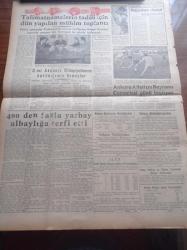 Halkçı Gazete - 14 Haziran 1955 - Batı Almanya Başbakanı Adenauer Washington'da - Hürkuş'a Ait Uçak Bulgaristan'da Mı - Avrupa İkincisi Seçilen Güzelimiz Suna Soley - Basketbolda Danimarka'yı Yendik - Terry Moore - Şeker Çay Ve Kahve Darlığı Genişliyor - NATO'nun Başkomutanı Orgeneral Norstad Şehrimizde - Muzaffer Bingöl - Ali Tetik Atomik Polis Hafiyesi - Truva Harabelerinin İçine Tarla Yapılmış - Pekin Operası Paris'te - Atatürk Devri Yazan Hüseyin Cahit Yalçın Yazı Dizisi - Radife Erten'in Başarısı - Perdeler Kapandıktan Sonra Operamıza Bakış - Ankara Radyosu Sanatkarı Semahat Özdenses Ergökmen -  İzmir'den Sesler Neriman Aktepe Diyor Ki - Cemiyet Hayatı - 2. Akdeniz Olimpiyatlarına Katıldığımız Branşlar - 400'den Fazla Yarbay Albaylığa Terfi Etti - Ankara Atletizm Bayramı Cumartesi Günü Başlıyor