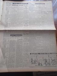 Halkçı Gazete - 11 Haziran 1955 - Hilton Oteli 1955 Yılında Açıldı - Benli Belkıs Polise Altı Milyon Liralık Gerdanlığının Çalındığını Haber Verdi - Hilton Balosunda Hollywood Yıldızları Göz Kamaştırıyordu -  Avrupa Güzeli Finlandiya'da Bugün Seçilecek - İsrail Amerika İle Bir Pakt İmzalıyor - Marlon Brando Harb Ve Sulh Filminin Başrolünü Reddetti - Ali Tetik Atomik Polis Hafiyesi - Bir. Ömrün Çilesi Nakleden Selami İzzet Sedes Yazı Dizisi - İstanbul'da Helikopter Seferleri - Atatürk Devri Yazan Hüseyin Cahit Yalçın Yazı Dizisi - Mine Ve Mukaddes Coşkun Kardeşler Film Prodüktörlüğüne Başladı - Otello Temsili Münasebetiyle Mahir Canova Konuşuyor - Operet Sanatkârı Toto Karaca - Gülhane Parkında Figaronun Düğünü - Denizcilik Bankası - Hilton Otelinin Açılışına Ait Fotoğraflar - Askerispor Konseyi Ne Kararlar Verdi - Atletizm Bayramı Bugün Başlıyor - Jimnastikçi Subaylar