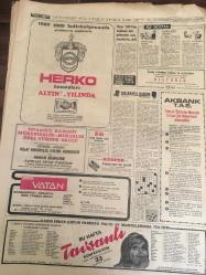 HÜRRİYET GAZETESİ 20 EKİM  1968 YIL :21 SAYI :7358--Amerikan  basını  tasvip  etmiyor  : Biz ona  prenslerin  layık görüyorduk   .Fakat Jackıe  , yaşlı  bir korsanı  seçti --Türk  casus  İmre  ile  alakası  olan  3. Alman  subayı  da intihar etti -- Mücadele Parti  Meclisi Üyeliği  İçin Yapılıyor --  Halk  :Ecevit  hayranını  olam  , paşam  kurbanın  olam  diye  tempo tuttu --Demirel  , dün  İstanbul da  temel attı ---Nixon  :NATO  'nun  dağılacak  hale  gelmesinde  hata Amerika 'nın  dedi ---Sevinç  ,Akdağ  ,Ağralı  ve Atalay  galip  : Esenceli  ve Yılmaz  elendi --Uzun  atlamanın  8 yıllık  saltanatına son verildi --- Fenerbahçe  -Beşiktaş -Galatasaray --Vefa --İsmail Akçay Bugün Yarışıyor ---Alman 'ın  kurşunları  ile  kötürüm kalan  aşçı  Mustafa da öldü -- Kurultay da notlar artık   seçimin  notlarını arıyorlar ---