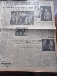 Halkçı Gazete - 28 Mayıs 1955 - Belgrad Görüşmeleri Tito Ve Kruşçef Bu Gün Konuşacaklar - CHP Genel Sekreteri Kasım Gülek'in İstanbul'da Dün Verdiği Beyanat - Polonyalı Virtüöz Kemancı Wanda Wilkomirska - İngiltere'de Muhafazakar Parti Seçimleri Kazandı - Yarınki At Yarışlarının Tahminleri - Şaka Yapan Bir Hortlak Yakalandı - Ali Tetik Atomik Polis Hafiyesi - 41 Kanun Birden Yürürlüğe Girdi - Rüşvet Almayan Trafik Polisi Mustafa Turan - Halkçı'nın Hikayesi Don Juan - İstanbul Operetinde İki Saat - Genç Okuyucu Nebahat Yedibaş Yakında Anne Olacak - Sabite Tur Gülerman - Yeni Sesler Yeni Sazlar Sevim Erdi - Atatürk Devri Yazan Hüseyin Cahit Yalçın Yazı Dizisi - Eski Kral Faruk İş Arıyor Yazı Dizisi - Cemiyet Hayatı - Adalet Takımı Bugün Ankara'da - Sarajevo Atletlerini Bugün Seyredeceğiz - Tarihi Kırkpınar Güreşleri Başladı - Sporda 1,5 Milyonluk Bütçe