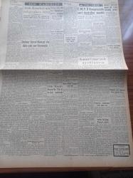 Halkçı Gazete - 29 Mayıs 1955 - İngiltere'de Seçimler Bitti Grev Berdevam - Kozan Cezaevinde Ayaklanma Mahkumlar Kaymakamı Omuzlarda Taşıdı - Muhafazakar Parti Lideri Churchill Muzaffer Oldu - Doktor Mükerrem Sarol Konya'da Dün Çok Sert Konuştu -  Sovyet Yugoslav Görüşmeleri - Kırkpınar'da Baş Pehlivan Bugün Belli Olacak - Ankara Güzelleri Nil Alpar Yurdanur Gürkök Türkan Yalçın Ve Esin Aras - Ali Tetik Atomik Polis Hafiyesi - Yosmanın Aşkı Mary Anne Yazan Daphne Du Maurier Yazı Dizisi - Terziler Federasyonu Kongresi - Atom Komitesinin Çalışmaları Bitti - Ankara Festivali - Atatürk Devri Yazan Hüseyin Cahit Yalçın Yazı Dizisi - Emel Gazimihal BBC Radyosuna Staj Yapmaya Gidiyor- Yeni Sesler Yeni Sazlar Fikret Kozinoğlu - İzmir'in En Tipik Askerî Güneri Kocatepe Kimdir - Eski Kral Faruk İş Arıyor Yazı Dizisi - Sana Nebati Yağ - Adalet Ankara'da Kaybetti - Ankaralı Hakem Zülbahar Sağnak En Çok Maç İdare Eden Hakem Oldu - Fluminense Galatasaray'ı Yendi