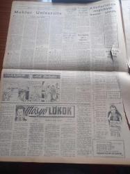 Halkçı Gazete - 27 Temmuz 1954 - CHP Kurultayı İsmet İnönü'nün Nutku İle Açıldı - Vatan Hizmetinde Cumhuriyet Halk Partisini Büyük Vazifeler Bekliyor - Genel Sekreter Kasım Gülek Kurultayda Rapor Okurken - Komünist Çin Uçakları Hücum Ediyor - Türk Yıldızı Belgin Doruk - Medflex Tatbikatı Hakkında - Muhtar Üniversite - Halkçı'nın Resimli Romanı Aşk Yakutu - Mösyö Lökok Yazan Emile Gaboriau Yazı Dizisi - Atletlerimizin Mağlubiyeti Teessür Yarattı - İngiliz Kabinesi Toplandı - Kral Faysal'ın Parlamento Nutku - Hayvan Terbiyecisi Eva Gabor - Hüseyin Cahit Yalçın'ın 50 Yıllık Siyasi Hatıraları Meşruiyet Devri Ve Sonrası Yazı Dizisi - Marilyn Monroe 50 Dolara Çıplak Poz Vermiştim Dedi - Cumhuriyet Halk Partisi Kurultayından Fotoğraflar