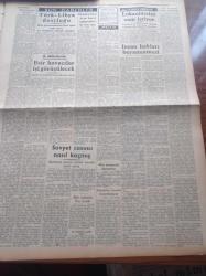 Halkçı Gazete - 10 Aralık 1954 - Öğretmenlere Dair Yeni Tasarı - Sırrı Atalay'ın Basına Demeci - Buz Devrine Dair Tetkikler - İnsan Hakları Beyannamesi - Akis Dergisinin Duruşması - Bir Türk Subayının Keşfi - Sovyetler Havada Kuvvetleniyor - Sevişme Problemi Çetin Altan Köşe Yazısı - Sanat Sevenler Kulübü - Yugoslavya'da Türk Malları - Libya'ya Vereceğimiz Silahlar - Sovyet Casusu Nasıl Kaçmış - Hüseyin Cahit Yalçın'ın 50 Yıllık Siyasi Hatıraları Meşrutiyet Devri Ve Sonrası Yazı Dizisi - Baykara'nın Serüvenleri Baykara Hollywood'da Resimli Roman - Mary Pickford Hayatını Anlatıyor Yazı Dizisi - Dost Mu Düşman Mı Yazan Oreste Pinto Yazı Dizisi - Cemiyet Hayatı - Caddeyi Asfaltlayan Ev Kadınları - Küçük Hikaye Kumar Borcu Namus Borcu Yazan Nevvare Gövsa