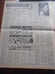 Halkçı Gazete - 10 Aralık 1954 - Öğretmenlere Dair Yeni Tasarı - Sırrı Atalay'ın Basına Demeci - Buz Devrine Dair Tetkikler - İnsan Hakları Beyannamesi - Akis Dergisinin Duruşması - Bir Türk Subayının Keşfi - Sovyetler Havada Kuvvetleniyor - Sevişme Problemi Çetin Altan Köşe Yazısı - Sanat Sevenler Kulübü - Yugoslavya'da Türk Malları - Libya'ya Vereceğimiz Silahlar - Sovyet Casusu Nasıl Kaçmış - Hüseyin Cahit Yalçın'ın 50 Yıllık Siyasi Hatıraları Meşrutiyet Devri Ve Sonrası Yazı Dizisi - Baykara'nın Serüvenleri Baykara Hollywood'da Resimli Roman - Mary Pickford Hayatını Anlatıyor Yazı Dizisi - Dost Mu Düşman Mı Yazan Oreste Pinto Yazı Dizisi - Cemiyet Hayatı - Caddeyi Asfaltlayan Ev Kadınları - Küçük Hikaye Kumar Borcu Namus Borcu Yazan Nevvare Gövsa