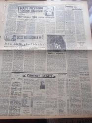 Halkçı Gazete - 10 Aralık 1954 - Öğretmenlere Dair Yeni Tasarı - Sırrı Atalay'ın Basına Demeci - Buz Devrine Dair Tetkikler - İnsan Hakları Beyannamesi - Akis Dergisinin Duruşması - Bir Türk Subayının Keşfi - Sovyetler Havada Kuvvetleniyor - Sevişme Problemi Çetin Altan Köşe Yazısı - Sanat Sevenler Kulübü - Yugoslavya'da Türk Malları - Libya'ya Vereceğimiz Silahlar - Sovyet Casusu Nasıl Kaçmış - Hüseyin Cahit Yalçın'ın 50 Yıllık Siyasi Hatıraları Meşrutiyet Devri Ve Sonrası Yazı Dizisi - Baykara'nın Serüvenleri Baykara Hollywood'da Resimli Roman - Mary Pickford Hayatını Anlatıyor Yazı Dizisi - Dost Mu Düşman Mı Yazan Oreste Pinto Yazı Dizisi - Cemiyet Hayatı - Caddeyi Asfaltlayan Ev Kadınları - Küçük Hikaye Kumar Borcu Namus Borcu Yazan Nevvare Gövsa