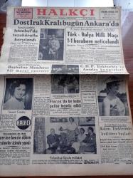 Halkçı Gazete - 27 Haziran 1955 - Dost Irak Kralı Faysal Bugün Ankara'da - Türk İtalya Milli Maçı 1 1 Neticelendi - İzmir Radyosu Klâsik Türk Müziği Okuyucularından Servet Candaş - Birleşmiş Milletler Gününde Başbakan Adnan Menderes Bir Mesaj Neşretti - Doktor Fazıl Küçük İkaz Ediyor - Ali Tetik Atomik Polis Telgrafı - Bir Ömrün Çilesi Nakleden Selami İzzet Sedes Yazı Dizisi - Şoför Karaböcek Celal İle Enteresan Bir Konuşma - Fort Ali- Metin Toker'in Mahkumiyeti - Hilton İçin Ismarlanan Cam Eşya - Silviya Halkçı'nın Resimli Romanı - Sarışın Bir Güzel Gönül Ülkü - Hüseyin Cahit Yalçın'ın 50 Yıllık Siyasi Hatıraları Atatürk Devri Yazı Dizisi - Viyolonist Kızımız Ayla Erduran - Mahkumlar Cehennemi Yazan Osman Şan Yazı Dizisi - Muhabank - Dünkü At Yarışları - Karagümrük Eskişehir Demirspor Takımını 3 2 Mağlup Etti- Hacettepe Kongresi Sert Bir Hava İçinde Yapıldı