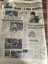 HÜRRİYET GAZETESİ 17 EKİM  1968 YIL :21 SAYI :7355---Erim İnönü  Rasgele  Konuşmaz---Bir Köyde  320 Piyade  Tüfeği İle 36 Bin  Mermi Ele Geçirildi ---Yakınlarımı  Özbay  Çetesine Karşı Korumak  Vazifemdir -- Dansöz Mehtap Güneş :Osman , Avrupa da su gibi  para harcıyordu ---Tarla mantarı yiyen  beş pamuk işçisi  öldü ---Turgut Yeniş  'i  üç yerinden  ağır  şekilde  vurmuşlardır ---El Fetih Liderleri  Gayemiz  Araplığı  din ayrımı  yapmadan  kurtarmak diyor ---Hedef :3 altın  madalya --Finaller  rekor getiriyor --Tatar 'ın  yumruğu  İspanyol 'u  indirdi --Sirhan  'ın  Robert  Kennedy 'yi tek başına  öldürdüğünü  açıkladı --Bir yolcu  otobüsü uçuruma yuvarlandı  : iki  ölü , 16 yaralı var --İzmir de yılda 5 bin  kişi otomobil  ehliyeti  alıyor ---Almanlar Türkiye den  Virginia  tütünü  istiyor ---