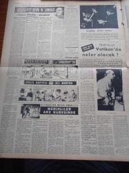 Halkçı Gazete - 28 Aralık 1954 - Mendes France Güven Oyu Aldı - Almanya'nın NATO'ya Alınması Fransız Milli Meclisinde Gece Tasdik Edildi - Atatürk'ün Ankara'ya Gelişi Dün Büyük Bir Törenle Yapıldı - Almanya'nın Silahlanması İçin Oylama Yapılacak - Türk Polisi Büyük Bir Şebekenin Peşinde - Başbakan Adnan Menderes Soğuk Hava Tesislerini Açtı - Tahsin Ve Necmi İsimli İki Arkadaş Atletle Opera Seyretmiş - Ölüm Tuzağı Mısır Ehramları Arasında Yazan Cyril Beaton Yazı Dizisi- Meşhur Bir Fransız Arkeologu Profesör Parrot Şehrimizde - Japonya'ya Komünist Çin'in Barış Teklifi - Hüseyin Cahit Yalçın'ın 50 Yıllık Siyasi Hatıraları Meşrutiyet Devri Ve Sonrası Yazı Dizisi - Eğer Papa Ölürse Vatikan'da Neler Olacak - Mary Pickford Hayatını Anlatıyor Yazı Dizisi - Ana Kraliçe İçin Özel Ve Şahane Bir Defile-  Davis Kupası - Atatürk Koşusunu Ekrem Koçak Kazandı