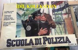Polis Akademisi, (SCUOLA DI POLIZIA - Police Academ) 1984, İTALYANCA FİLM AFİŞİ / POSTERİ - BÜYÜK BOY - ORİJİNAL - 66 X 46 cm EBADINDA - Original Turkish Big Size Movie Poster - Hugh Wilson, Neal Israel, Pat Proft, Hugh Wilson, Steve Guttenberg, Kim Cattrall, G.W. Bailey, Bubba Smith, Donovan Scott, George Gaynes, Andrew Rubin, David Graf, Leslie Easterbrook, Michael Winslow, Debralee Scott, Bruce Mahler, Ted Ross, Scott Thomson, Brant von Hoffman, Marion Ramsey, Georgina Spelvin, Doug Lennox, George R. Robertson, Don Lake, Bill Lynn, Michael J. Reynolds, Joyce Gordon