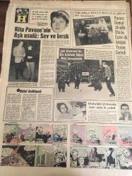 HÜRRİYET GAZETESİ 19 OCAK 1966 YIL :18 SAYI :6368--Ankara cezaevinde çıkan  ayaklanmada   3 kişi öldü --Asgari geçim   indiriminin  ,senato  reddetti ---16 yaşındaki  Gülseren  Türkan  Kumbarasını benim  çaldığımı herkese  yaydı dedi --Boğazda  balıkçılar için  bir  soğuk hava deposu kurulacak --Rusya da ki şap  hastalığı  yurdumuza doğru yayılıyor ----Polisten  kaçan  iki  kaçakçıyı  şoförler  soydu --Muharrem Dalkılıç nasıl sakatlandı ? Beşiktaş  Göztepe  maçında  değişik  tertip  deneyecek --Fenerbahçe  Mili Takım Çalışmasından Şikayetçi --Şampiyonluk  Ümit  Ediyoruz --Ege de  günde  80 milyon  kilo  tütün  satıldı --Rita Pavone  'nin  aşk  usulü  : sev ve bırak --