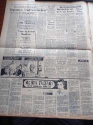 Halkçı Gazete - 16 Aralık 1954 -  Merihliler Arz Küresinde Yazan R.F. Casl Yazı Dizisi -Kıbrıs Meselesi Reddedildi - Birleşmiş Milletler Siyasi Komisyonunda Yeni Zelanda'nın Teklifi Kabul Edildi - Kira Kanunu İle İlgili Çalışmalar - Kars Milletvekili Mehmet Hazer'in Sözlü Soruları - NATO Teşkilatı Toplanıyor - İspanya Üniversiteleri - Ölüm Tuzağı Mısır Ehramları Arasında Yazan Cyril Beaton Yazı Dizisi- Üniversite Korosu Konya'ya Gidiyor - Kuzu Fiyatına Hindi Satılıyor - Zale Parry Çıplak Vücutla Dünya Dalma Rekoru Kırdı - NATO'nun 132 Hava Meydanı - Hüseyin Cahit Yalçın'ın 50 Yıllık Siyasi Hatıraları Meşrutiyet Devri Ve Sonrası Yazı Dizisi - Piyanoyu Ayakla Çalan Rozina Adler - Mary Pickford Hayatını Anlatıyor Yazı Dizisi - Dost Mu Düşman Mı Yazan Oreste Pinto Yazı Dizisi - Vefa Beykoz Berabere Kaldı - Basketbol Teşvik Turnuvası - Haftanın Lig Maçları - Ankaragücü Gençlerbirliği Maçı