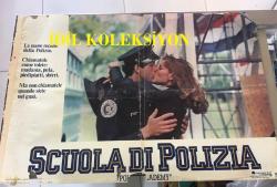 Polis Akademisi, (SCUOLA DI POLIZIA - Police Academ) 1984, İTALYANCA FİLM AFİŞİ / POSTERİ - BÜYÜK BOY - ORİJİNAL - 66 X 46 cm EBADINDA - Original Turkish Big Size Movie Poster - Hugh Wilson, Neal Israel, Pat Proft, Hugh Wilson, Steve Guttenberg, Kim Cattrall, G.W. Bailey, Bubba Smith, Donovan Scott, George Gaynes, Andrew Rubin, David Graf, Leslie Easterbrook, Michael Winslow, Debralee Scott, Bruce Mahler, Ted Ross, Scott Thomson, Brant von Hoffman, Marion Ramsey, Georgina Spelvin, Doug Lennox, George R. Robertson, Don Lake, Bill Lynn, Michael J. Reynolds, Joyce Gordon