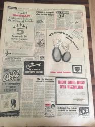 HÜRRİYET GAZETESİ  30 MART 1967 YIL :19 SAYI :6793-- Eeski Mısır kraliçesi Neriman,ilaç içip intihar etti,komada fotoğraflı haberi-- Çaldıkları  otomobille  Jandarma  Çavuşunu Öldürenler  Belli Oldu --Almanya da işsiz  ,Türkiye de  İşsiz --Ortaköy  deresinin  üstünün  kapatılması  tamamlanıyor --Dünyanın manyetik  alanı  tersine dönüyordu---Tevfik  Kış  ve  Necdet  Uçar  birbirleri ile  yenişemiyor ---Galatasaray da  Metin ve Tarık Yine Yok ---Galatasaray  10 genç  futbolcu  ile  kadrosunu  takviye edecek --Futbol  Federasyonu  M. İdmanyurdu  'nun  her isteğini  yapıyor --Gegiç  :Teknik  işlere  karışacak  menecer  istemiyorum dedi  -----Boks  Milli Takım Adayları Her Gün  Antrenman  Yapacak ---Clay  , adının  niçin  Muhammed Ali  olduğunu izah etti ---Savunma Vekaletine ait  gizli  evrakı  iki afacan  arsada buldu --Ursula ile  Belmondo  sonu  olmayan  bir aşk  yaşıyor -- Bu yıl  güzeller  plajda  kuyruklu  gömlek  giyecek --