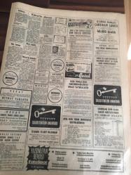 HÜRRİYET GAZETESİ 27 MART 1967  YIL :19 SAYI :6790-Zeki Müren Plaksan plaklarında fotoğraflı reklamı-Sinemadan dönen 17 yaşındaki kızı tehdit edip Taşocağına götürüp tecavüz etti haberi-- Bandırma da yangın  :Zarar 25 Milyon Lira --Kıbrıs ta Türkler  saldırıya  uğrarsa  jetlerimiz  derhal  harekete  geçecek ---Hava tekrar  soğudu  ve kar  yağışı  başladı --Rus casusu  Rinaldi  ölüm  korkusu içinde --Galatasaray  :0 İzmir Spor :0 --Sarı Lacivertlilerin  golü  sayılmadı  : Fenerbahçe :1 Eskişehir :1 --Karşıyaka 'ya  Sanlı 'nın attığı  golle   :Beşiktaş  1-0 galip --İstanbul  Spor :4 Altınordu :1--Balkan  Kros Şampiyonası   :M.Dalkılıç  4. oldu --Demir spor :0 Ankaragücü :0---İngiltere 'nin  ünlü  polisi  :Scotland  yard,   yirmi katlı  binaya taşındı --Gümrükçüleri gören  tayfalar  kaçak  silahları  denize attılar ---