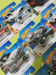 Koleksiyonluk Dekorluk Hediyelik hot wheels metal arabalar volvo land rover dodge tesla corvette porsche ford escort chevy nova wagon 10 adet seçme araba set 1.64 ölçekli araçlar