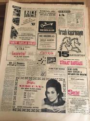HÜRRİYET GAZETESİ  26 MART  1967 YIL :19 SAYI :6789---Kara Mehmet  Dehşet Saçıyor --Gangsterin  peşindeki  özel ekibi  çelek yelek giydi --- Nato ajanları  casus  avında -- Kırşehirli  Ayşe , bayram izni  için  Almanya dan  gelirken   trende  düşüp öldü ---Maskeli haydutlar  üç şoförden  ,11 bin  lira alıp  kaçtılar --1967 Milletlerarası  turizm  yılı  festivalle   kutlanacak --Beşiktaş -K.Yaka ---M. Dalkılıç  favori  gösteriliyor ---Feriköy :2 Göztepe :1  -----Altay  Vefa 'yı  1-0 yendi ---Beykoz  3-2 mağlup oldu -- Talat  Tuncalp   çalışmağa  başladı --Yunanlı  dün  Osmanlı  idaresinden  kurtuluşlarının   138 yıldönümü  büyük  bir törenle kutladık --Ocakçılar da  biz böyle  yağlı kahve  görmedik dedi ---