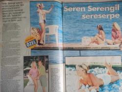 Şamdan Haftalık Aktüalite Sinema Tiyatro Müzik ve Magazin Dergisi - 1 Temmuz 1997 - Seren Serengil - Nilüfer - Gökberk Ergenekon - Tarık Tarcan - Ayşın Sarılı - Funda Moralıoğul - Funda Gürdağ - Ajda Pekkan - Ali Bars - Özgül Kavruk - Ogün Şanlısoy - Seren Serengil - Erol Atar - Gökberk Ergenekon - Nilüfer - Yalçın Dümer - Pınar Dilşeker - Aslı Berker - Mustafa Sandal - Nur Hekimci - Meftun Hekimci - Murat Murathanoğlu - Sema Çelebi - Can Sandıkçıoğlu - Ayça dinçkök - Yasemin Koşal - Emrah Hattat - Canan Turhal - Zeynep Tunuslu - Turgut Yılmaz - Teoman Demir - Özlem Alev - Abdullah Oğuz - Celal Çapa - Çelik - Emel Müftüoğlu - Hüseyin Cankurtaran - Fahrettin Akçimen - Safiye soyman - Onno Tunç - Sezen Aksu - Sibel Barış - Safiye soyman - Yonca Evcimik - Meltem Hakarar - Nevra Serezli - Güngör Bayrak - Edmond Rostand - Demet Yoruç - Ebru Akel - Kenan Doğulu - Ajda Pekkan - Zeynep Nedim Oyvar - Ernest August - Demet Şener - Didem Erol - Selen Yıldız fotoğraf ve haberi - Tam Takım Dergi
