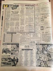 HÜRRİYET GAZETESİ 11 ARALIK  1968 YIL :21 SAYI :7410---Eskişehir  de  düşen  bir  jet uçağı  ana -oğulu  öldürdü---Sedat Simavi 'yi  15 yıl evvel bugün kaybettik --Ev sahibesi  Avusturalya da ki  Türk  Sefaretini  ani olarak  işgal etti ---AP Meclis Başkan Vekilleri  Dün  Kavga Etti ---Türkiye -Kuzey İrlanda --Fenerbahçe -Beşiktaş  pazar 'ın  hazırlığında --Şeytan  Sivori  futbolu  bırakıyor - 3 Kişiyi  dövüp kaçan  Varol 'u  polis arıyor --Milli maç  oynanmazsa  tazminat  ödeyeceğiz --Türkiye kupasında  Samsun Spor Altay Karşılaşıyor --Sarılık  hastalığı  salgın halde ---Zeytin  yağının  ihraç   fiyatı   dün  tespit edildi --Libertad  yarın sabah  İzmir den  ayrılıyor --Parka esrar  gömen  üç kişi  yakalandı --