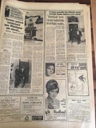 HÜRRİYET GAZETESİ 11 ARALIK  1968 YIL :21 SAYI :7410---Eskişehir  de  düşen  bir  jet uçağı  ana -oğulu  öldürdü---Sedat Simavi 'yi  15 yıl evvel bugün kaybettik --Ev sahibesi  Avusturalya da ki  Türk  Sefaretini  ani olarak  işgal etti ---AP Meclis Başkan Vekilleri  Dün  Kavga Etti ---Türkiye -Kuzey İrlanda --Fenerbahçe -Beşiktaş  pazar 'ın  hazırlığında --Şeytan  Sivori  futbolu  bırakıyor - 3 Kişiyi  dövüp kaçan  Varol 'u  polis arıyor --Milli maç  oynanmazsa  tazminat  ödeyeceğiz --Türkiye kupasında  Samsun Spor Altay Karşılaşıyor --Sarılık  hastalığı  salgın halde ---Zeytin  yağının  ihraç   fiyatı   dün  tespit edildi --Libertad  yarın sabah  İzmir den  ayrılıyor --Parka esrar  gömen  üç kişi  yakalandı --