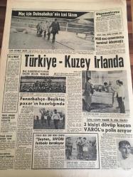 HÜRRİYET GAZETESİ 11 ARALIK  1968 YIL :21 SAYI :7410---Eskişehir  de  düşen  bir  jet uçağı  ana -oğulu  öldürdü---Sedat Simavi 'yi  15 yıl evvel bugün kaybettik --Ev sahibesi  Avusturalya da ki  Türk  Sefaretini  ani olarak  işgal etti ---AP Meclis Başkan Vekilleri  Dün  Kavga Etti ---Türkiye -Kuzey İrlanda --Fenerbahçe -Beşiktaş  pazar 'ın  hazırlığında --Şeytan  Sivori  futbolu  bırakıyor - 3 Kişiyi  dövüp kaçan  Varol 'u  polis arıyor --Milli maç  oynanmazsa  tazminat  ödeyeceğiz --Türkiye kupasında  Samsun Spor Altay Karşılaşıyor --Sarılık  hastalığı  salgın halde ---Zeytin  yağının  ihraç   fiyatı   dün  tespit edildi --Libertad  yarın sabah  İzmir den  ayrılıyor --Parka esrar  gömen  üç kişi  yakalandı --