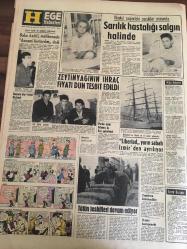 HÜRRİYET GAZETESİ 11 ARALIK  1968 YIL :21 SAYI :7410---Eskişehir  de  düşen  bir  jet uçağı  ana -oğulu  öldürdü---Sedat Simavi 'yi  15 yıl evvel bugün kaybettik --Ev sahibesi  Avusturalya da ki  Türk  Sefaretini  ani olarak  işgal etti ---AP Meclis Başkan Vekilleri  Dün  Kavga Etti ---Türkiye -Kuzey İrlanda --Fenerbahçe -Beşiktaş  pazar 'ın  hazırlığında --Şeytan  Sivori  futbolu  bırakıyor - 3 Kişiyi  dövüp kaçan  Varol 'u  polis arıyor --Milli maç  oynanmazsa  tazminat  ödeyeceğiz --Türkiye kupasında  Samsun Spor Altay Karşılaşıyor --Sarılık  hastalığı  salgın halde ---Zeytin  yağının  ihraç   fiyatı   dün  tespit edildi --Libertad  yarın sabah  İzmir den  ayrılıyor --Parka esrar  gömen  üç kişi  yakalandı --