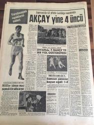 HÜRRİYET GAZETESİ  9  ARALIK 1968 YIL :21 SAYI : 7408--İsviçre de 46 ev soyan  Çetin  Önal , kapatıldığı  hapishaneden  de kaçtı --Bülent Ecevit :Huzursuz  bir partinin  memleket  idare etmesi  kolay değildir  dedi ---Dario  Moreno  'nun  tabutu  ağır olduğundan  ayin  için   Sınagoga  alınmadı ---Pavyon  sahibini  öldürüp  işim bitti diyen  genç kaçtı --AP   Genel İdare Kurulu   Bugün  Toplanıyor --Japonya da 62 atletin  katıldığı  maratonda :Akçay  yine 4. ---Divan da  Fenerbahçe  'ye  bir  yol gösterilemedi --Milli idman  maçı  yapmak için   saha arıyor --Samsun şansına boyun eğdi --Yüz polis  bir  azılı  hırsızın  peşinde --Demir köprü barajında su seviyesi  düşürülüyor --Manisa da bir yem fabrikası  kuruluyor --Yarışırken  adam ezen  iki şoför  birbirini  suçluyor ---