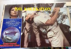 Beklenmeyen Baskın (The Final Countdown) 1980, İNGİLİZCE FİLM AFİŞİ / POSTERİ - BÜYÜK BOY - ORİJİNAL - 67 X 45 cm EBADINDA - Original Turkish Big Size Movie Poster - Don Taylor, Thomas Hunter, Peter Powell, David Ambrose, Kirk Douglas, Martin Sheen, Katharine Ross, James Farentino, Ron O'Neal, Charles Durning, Victor Mohica, James Coleman, Soon-Tek Oh, Joe Lowry, Alvin Ing, Mark Thomas, Harold Bergman, Dan Fitzgerald, Lloyd Kaufman, Peter Douglas, Ted Richert, George Warren, Gary Morgan, Phil Philbin, Robert Goodman, Richard Liberty, Neil Ronco, Bill Couch, Jack McDermott, Masayuki Yamazuki, George H. Strohsahl Jr., Ronald R. Stoops, Kenneth J. Jaskolski, Sergei M. Kowalchik, Jake Dennis, Jim Toone, 	Edward J. Deats, Robert L. Huffman, James R. Augustus, Sam P. Baldwin, Ronnie J. Ellis, Timothy W. Gersbacher, Wayne L. Flesher, William S. Frost, David H. Signor, Tommy Abel, Andrew Akerson, Edward Andrews, Nick L. Anelli, Frank R. Arko, Emory W. Brown, Michael K. Balint
