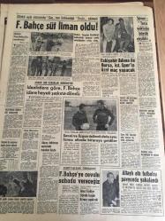 HÜRRİYET GAZETESİ  7 ARALIK 1968 YIL :21 SAYI :7406---Bilgiç ,Demirel le  telefonda  kavga etti --Dokuz Bakan Değişecek --Alman Polisi katil  iki Türk 'ü  yakalamak için  seferber oldu --Magirus 'ta  bir ustabaşı  grev  gözcüsünü  ağır  şekilde  yaraladı ---Fenerbahçe  süt  liman  oldu --İdealistlere  göre  , Fenerbahçe idare heyeti  şaşkına döndü--- Eskişehir  Adana ile  Bursa  İst .Spor  la  özel  maç yapacak --Şenol ve Ergün  üçüncü  defa  aynı  forma  altında  bir araya geldiler --Beşiktaşlılar öfkelendi  :Fenerbahçe 'ye  cevabı  sahada  vereceğiz --Altaylı  altı  futbolcuyu  pavyonda  yakalandı ---Voleybol da Türkiye ligi  kuruluyor --Ticaret  Borsası Başkanı  Hasan Güven  gereken  önemin  verilmesi  istedi :Borsalar  yeteri kadar fayda  sağlayamıyor --Türkiye nin en büyük stadı  İzmir de inşa ediliyor --