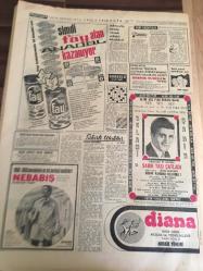 HÜRRİYET GAZETESİ  6 ARALIK 1968 YIL :21 SAYI :7405----Rusya ,Orta Doğuyu  Güvenlik  Çıkarlarına Bağlı  Bir Bölge Olarak İlan Etti --Dekan :Bakanlık Özel Yüksek Hukuk Okuluna İzin Vermeyecektir  Dedi --Çalışma Bakanı  Ali Naili  Erdem  Dün İstifa Etti ---Vali  muavinleri  ve kaymakamlar  1000-1250 lira tazminat  alacak--Hong-Kong  gribine  karşı  Türkiye de  geniş  tedbir alındı --Dünya gençliğe isyan halinde --Faruk Ilgaz : Bizi ancak  futbolcular  kurtarabilir  dedi ---İrlandalılar  farklı  bir revanş  bekliyor --Galatasaray  en  kuvvetli  başkan adayı  :Kacatopçu  ---Rapıd ,Real Madrid  'i  Kupadan Eledi --- Göztepe Beograd 'ın  teklif  ettiği  tarihleri  beğenmedi --Tütün ekicileri  toplantı  yaptın--Avukatın  dersini  vermek için  hakimden izin  istedi --Silah kaçakçısı  bir kadınla  suç  ortakları  Çanakkale  de tutuldu --