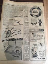 HÜRRİYET GAZETESİ  6 ARALIK 1968 YIL :21 SAYI :7405----Rusya ,Orta Doğuyu  Güvenlik  Çıkarlarına Bağlı  Bir Bölge Olarak İlan Etti --Dekan :Bakanlık Özel Yüksek Hukuk Okuluna İzin Vermeyecektir  Dedi --Çalışma Bakanı  Ali Naili  Erdem  Dün İstifa Etti ---Vali  muavinleri  ve kaymakamlar  1000-1250 lira tazminat  alacak--Hong-Kong  gribine  karşı  Türkiye de  geniş  tedbir alındı --Dünya gençliğe isyan halinde --Faruk Ilgaz : Bizi ancak  futbolcular  kurtarabilir  dedi ---İrlandalılar  farklı  bir revanş  bekliyor --Galatasaray  en  kuvvetli  başkan adayı  :Kacatopçu  ---Rapıd ,Real Madrid  'i  Kupadan Eledi --- Göztepe Beograd 'ın  teklif  ettiği  tarihleri  beğenmedi --Tütün ekicileri  toplantı  yaptın--Avukatın  dersini  vermek için  hakimden izin  istedi --Silah kaçakçısı  bir kadınla  suç  ortakları  Çanakkale  de tutuldu --
