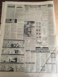 YENİ SABAH GAZETESİ  10 AĞUSTOS 1959 YIL :22 SAYI :7339----Fener de büyük  bir infilak  oldu ---Ordu birliklerini  gezen heyetten  4 CHP li   Mebus  uzaklaştırılmış --Bir D.P  Kongresini  25 Delege Tek Etti ---Zonguldak  20 dükkanı  ve  bir çok  evi sular  istila etti ---Samsun  da bazı  hadiseler  oldu --Florya  da ki  umumi  helada 300 kişilik  kuyruk oluyor --Başkan  Eisenhower   , Batılı liderlere Teminat  Verecek ---Fransa  çölde  atom  denemesi  yapacağını  resmen  açıkladı --İngiltere de seçim ayı  ekim  oluyor --21 yıldır odasından çıkmayan  kadın --Meşhur Film  sanatkarı  Robert  Mitchum  insanlardan  kaçıyor ---Romada  film   çeviren  yıldız İtalya erkeklerinden  kaçıyor --Fenerbahçe  ,K.Paşa 'ya  rahat galip  geldi :4-1 --Türkiye Ferdi Atletizm  Şampiyonası  Sona Erdi -----Beşiktaş Taksim 'i  farklı yendi :7-2---İstanbul Spor :2 Beylerbeyi :0--Karagümrük :6 Y.S.Selim :1 --