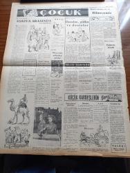 Halkçı Gazete - 21 Temmuz 1954 - Hindiçini Ateşkes Anlaşması - İstanbul Deniz Yollaması Davası - Dün Mevsimin En Sıcak Gününü Yaşadık - Atatürk Heykeline Beyanname - Başbakan Adnan Menderes İtalyan Elçisi Konte Luca Pietromarchi'yi Kabul Etmiştir - Ekonomi Ve Ticaret Bakanı Sıtkı Yırcalı İzahat Verdi - Mösyö Lökok Yazan Emile Gaborian Yazı Dizisi - Çetin Altan Köşe Yazısı - Fransa Bisiklet Turunda Durum - Halkçı'nın Resimli Romanı Aşk Yakutu - İspanya'dan Mısır'a Silah - Kuzey Güney Kore Ticareti - İzmir'de Deniz İşçilerinin Sendika Binası Mühürlendi - Hayatımın Hikayesi Marilyn Monroe Yazı Dizisi - Hüseyin Cahit Yalçın'ın 50 Yıllık Siyasi Hatıraları Meşrutiyet Devri Ve Sonrası Yazı Dizisi - Baykara'nın Serüvenleri Yıldızların Hücumu Yazı Dizisi - Brezilya'nın Bakir Ormanlarında Tigrero Yazı Dizisi - Derman Ağrı Kesici - Arı Unları - Bir Türk Masalı Eşkıyalar Arasında Yazan Rıfat Öztoprak - Çocuk Köşesi - Nasreddin Hoca - Siraküzalı Bilgin Arşimet