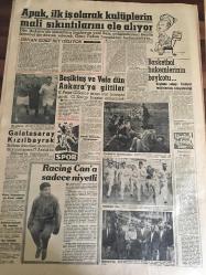 YENİ SABAH GAZETESİ  1961 YIL :24 SAYI :8147---YTP de Kabineye girmemek yüzünden  anlaşmazlık çıktı --Hükümet programının  ana hatları açıklandı --AP,CHP dışında  bir koalisyon  kurulamamasının  sebebini  açıkladı --Ayla Sulukule de   hapis  diye  ihbarda bulunuldu --Gecekonduların  yıkımı  durduruldu ---Nihat Erim  Feragat Etti ---Pakistan da  kuşlar  istikbalden  haber veriyor --APAK , ilk  iş  olarak  kulüplerin  mali  sıkıntılarını  ele alıyor --Beşiktaş ve Vefa dün  Ankara 'ya gitti ---Basketbol   hakemlerinin boykotu ----