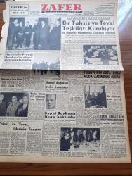 Zafer Gazetesi - 30 Mart 1958 - Başvekalete Bağlı Olarak Bir Tahsis Ve Tevzi Teşkilatı Kuruluyor - Hollanda Prensi Bernhard'ın Dünkü Ziyaret Ve Temasları - Reisicumhur Celal Bayar - Başvekil Adnan Menderes - Hariciye Vekili Fatin Rüştü Zorlu - Basın Yayın Ve Turizm Vekaleti Film Gösterisi Çok Büyük Alaka Topladı - Vali Ve Belediye Reisi Kemal Aygün'ün Radyo Konuşması - Doktor Lütfü Kırdar'ın Tetkik Seyahati - Türkiye'nin Orta Doğu Müdafaasındaki Önemi - Ramazan Musahabeleri - Radyo Ve Haberler - Münir Müeyyet Bekman - Pe Re Ja Limon Çiçeği Kolonyası - Anadolu Kaleleri Bitlis Kalesi - İzmir'de Bugünkü Koşular - Feza Yolcuları Yazan Tevfik Sungur Yazı Dizisi -  Sezener Orkestrası - Ankara'da Kurulacak Şeker Fabrikasının Temeli Yakında Atılıyor - Raybank - Vakıflar Bankası - Basketbolda Fenerbahçe Modaspor'u Basketbolda Yendi - Fenerbahçe Ve Galatasaray Takımları Bugün Saat 15 de Karşılaşıyor - Lefter Küçükandonyadis Taraftarın Omuzlarında - Beşiktaş Altay'ı Yendi