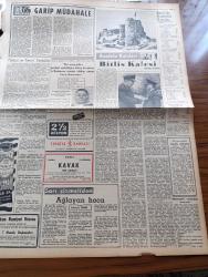 Zafer Gazetesi - 30 Mart 1958 - Başvekalete Bağlı Olarak Bir Tahsis Ve Tevzi Teşkilatı Kuruluyor - Hollanda Prensi Bernhard'ın Dünkü Ziyaret Ve Temasları - Reisicumhur Celal Bayar - Başvekil Adnan Menderes - Hariciye Vekili Fatin Rüştü Zorlu - Basın Yayın Ve Turizm Vekaleti Film Gösterisi Çok Büyük Alaka Topladı - Vali Ve Belediye Reisi Kemal Aygün'ün Radyo Konuşması - Doktor Lütfü Kırdar'ın Tetkik Seyahati - Türkiye'nin Orta Doğu Müdafaasındaki Önemi - Ramazan Musahabeleri - Radyo Ve Haberler - Münir Müeyyet Bekman - Pe Re Ja Limon Çiçeği Kolonyası - Anadolu Kaleleri Bitlis Kalesi - İzmir'de Bugünkü Koşular - Feza Yolcuları Yazan Tevfik Sungur Yazı Dizisi -  Sezener Orkestrası - Ankara'da Kurulacak Şeker Fabrikasının Temeli Yakında Atılıyor - Raybank - Vakıflar Bankası - Basketbolda Fenerbahçe Modaspor'u Basketbolda Yendi - Fenerbahçe Ve Galatasaray Takımları Bugün Saat 15 de Karşılaşıyor - Lefter Küçükandonyadis Taraftarın Omuzlarında - Beşiktaş Altay'ı Yendi