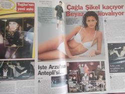Şamdan Haftalık Aktüalite Sinema Tiyatro Müzik ve Magazin Dergisi - 29 Aralık 2001 - Ajda Pekkan - Funda Gürdağ - Şengül Balıksırtı - Taylan Kılınç - Hülya Avşar - Seda Sayan - Tayfun Duygulu - Denz Akkaya - Süha Yavuz - Özgül Kavruk - Ebru Gündeş - Ajda Pekkan - Çağla Şikel - Selin Toktay - Önder Bekensir - Selhan aloğlu - İbrahim Tatlıses - Esin Övet - Sinan Özedincik - Değer Özergin - Ebru Destan - Doğa Rutkay - Yüksel Aytuğ - Ebru Şancı - Gülşen Yüksel - Ebru Şancı fotoğraf ve haberi - Tam Takım Dergi