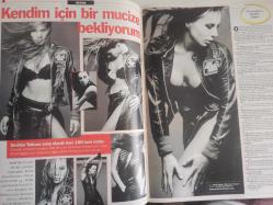 Şamdan Haftalık Aktüalite Sinema Tiyatro Müzik ve Magazin Dergisi - 29 Aralık 2001 - Ajda Pekkan - Funda Gürdağ - Şengül Balıksırtı - Taylan Kılınç - Hülya Avşar - Seda Sayan - Tayfun Duygulu - Denz Akkaya - Süha Yavuz - Özgül Kavruk - Ebru Gündeş - Ajda Pekkan - Çağla Şikel - Selin Toktay - Önder Bekensir - Selhan aloğlu - İbrahim Tatlıses - Esin Övet - Sinan Özedincik - Değer Özergin - Ebru Destan - Doğa Rutkay - Yüksel Aytuğ - Ebru Şancı - Gülşen Yüksel - Ebru Şancı fotoğraf ve haberi - Tam Takım Dergi