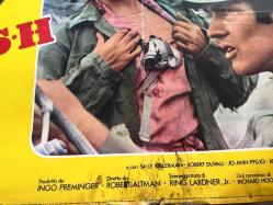 Cephede eğlence, İtalyanca ORİJİNAL SİNEMA, Film AFİŞİ, (M.A.S.H) 1970, FİLM AFİŞİ / POSTERİ - BÜYÜK BOY - ORİJİNAL - 67 X 47 cm EBADINDA - Original Turkish Big Size Movie Poster - Robert Altman, Richard Hooker, Ring Lardner Jr., Donald Sutherland, Elliott Gould, Tom Skerritt, Sally Kellerman, Robert Duvall, Roger Bowen, Rene Auberjonois, David Arkin, Jo Ann Pflug, Gary Burghoff, Fred Williamson, Michael Murphy