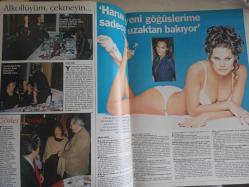 Şamdan Haftalık Aktüalite Sinema Tiyatro Müzik ve Magazin Dergisi - 5 Ocak 2002 - Seren Serengil - Mehmet Ali Erbil - Sedef Erbil - Şebnem Dönmez - Şengül Balıksırtı - Liv Tyler - Asuman Krause - Derya Tuna - Tarkan - Özay Oral - Serdar Ortaç - Aysun Kayacı - Rıfat Dedeman - Ebru Gündeş - Derin Mermerci - Ralf Tezman - Ece Erken - Ebru Destan - Nefise Karatay - Önder Bekensir - Varol Kaynar - Levent Kırca - Demet Şener - Muazzez Ersoy - Ercan Saatçi - Gülümsün Özkök - Tuba Ünsal - Berna Arıcı - Güzide Duran - Asuman Krause - Yavuz bingöl - Sinan Özedincik - Feza Fırat - Esin Moralıoğlu - Şebnem Çapa - Hande Yener - Sibel Tüzün - Ebru Şallı - Ayşe Hatun Önal - Hande Ataizi - PElin Giyim - İpek Tanrıyar - Nejdet Göral - Özlem Ertem - Arzu Kılıç fotoğraf ve haberi - Tam Takım Dergi