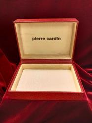 KUTU PİERRE CARDİN ORJINAL,SUNİ DERİ TERTEMİZ KALMIŞ  KOLEKSİYON PARÇASI BİR OBJE 545