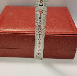 KUTU PİERRE CARDİN ORJINAL,SUNİ DERİ TERTEMİZ KALMIŞ  KOLEKSİYON PARÇASI BİR OBJE 545