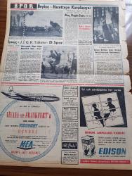 Zafer Gazetesi - 22 Nisan 1957 - İstanbul'da Dün Yapılan Türk Afgan Görüşmeleri - Reisicumhur Celal Bayar Çankaya'da Kızılay Başkanı Şemi Ergin Öncülüğünde Kızılay Kongre Heyetini Kabul Etti - Süveyş İhtilafı - 23 Nisan Milli Hakimiyet Ve Çocuk Bayramı Yarın Törenle Kutlanacak - Çocuk Sağlığı Semineri Bu Gün Açılıyor - Eskişehir Devlet Demir Yolları Fabrikası - Şafaktepe Camii Temel Atma Töreni - İşçi Semineri Programları - Osmanlı Bankası - Var Olmak Yazan İlhan Tarus Yazı Dizisi - Orhan Seyfi Orhon - Sovyet Rusya Yugoslavya İle Dostluk Tesis Ediyor - Amerika'nın Başarılı Eseri Kominform'a Karşı NATO - 500 Yıllık Türk Çini Sergisi Büyük İlgi İle Karşılandı - Ulus Sineması - Mike Hammer - Havilland Krem - Nur Sineması - Uhu Herşeyin Mürekkebi - Fay Temizleme Tozu - Galatasaray Ve Beşiktaş'ın Kadroları - Beykoz Hacettepe Karşılaşıyor - Dünya Ordulararası Basketbol Şampiyonasına Başlanacak - Edison Ampulleri
