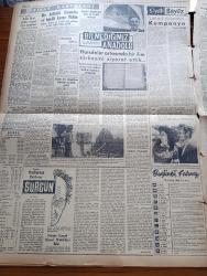 Yeni İstanbul Gazetesi - 19 Aralık 1958 -  Bütçe Komisyonunda Maliye Vekili Hasan Polatkan Suallere Cevap Verdi - Fatin Rüştü Zorlu Dün Averof İle Görüştü - Memurlar İçin Seyyal Bir İkramiye Sistemi - Dünyanın En Meşhur Sopranosu Maria Callas - Tophane Karaköy Arasındaki Yeni Caddede Hula Hoop - Kemal Özçoban Demokrat Parti'den İhraç Edilmiyor - Hitler'in Son Notları Yazı Dizisi - Dört Duvar Yazan Mehmet Davaz - Fikret Adil - François Ponget'in Yorumu Hitler ve Franco - Ticani Şeyhi Kemal Pilavoğlu Tahliye Edildi - Bir Haftalık İhracatın Büyük Kısmı Tütün - Bilmediğimiz Anadolu Yazı Ali Karakurt Resim Ara Güler - Letaif Cüzdanı Kumpanya - Sürgün Yazan Halikarnas Balıkçısı Yazı Dizisi - Bugünkü Falınız - Polis Romanı Madam Pansiyonu Yazan İsmet Yenisey - Milli Takım Çekoslovakya'yı Yendi - Can Bartu - Metin Oktay - Kadri Aytaç - Misbah Ongan