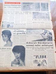 Yeni İstanbul Gazetesi - 25 Eylül 1958 - Demokrat Parti Cumhuriyet Halk Partisi Tartışması Sertleşti - İsmet İnönü Ankara'da Tertip Ettiği Basın Toplantısında Adnan Menderes'e Cevap Verdi - Fatin Rüştü Zorlu Birleşmiş Milletlerde Kıbrıs Tezimizi Dün İzah Etti - İthalat Kotaları Çok İyi Karşılandı - Celal Bayar Tahran'da - Bu Yıl Bütün Okullar Tek Tedrisat Yapacak - İstanbul Erkek Lisesi - Günün Konuları Otomasyon Devri - Edebi Tefrikamız Fadime Yazan Emel Dilman Yazı Dizisi - Altes Prenses Şems Bugün Şehrimize Geliyor - Kadeş Bugün Haliç Tersanesine Alınıyor - Formoza'da Milliyetçilerin Hava Üstünlüğü - Hüseyin Avni Şanda - Aşk Ve Macera Romanı Pasifik Casusu Türkçesi Münür Ş. Aral - İstanbul Radyosu Programı- Brigitte Bardot - Fransız Genç Şöhreti Pascale Petit - Güreşçi Yaşar Yılmaz Sakatlandı - Enver Balkan Beşiktaş'ın İkinci Reisi - Berlin Boks Karması Ankara'da