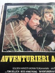 MACERACILAR, İtalyanca ORİJİNAL SİNEMA, Film AFİŞİ, (AVVENTURIERI AI CONFINI DEL MONDO - High Road to China) 1983, FİLM AFİŞİ / POSTERİ - BÜYÜK BOY - ORİJİNAL - 66 X 45 cm EBADINDA - Original Turkish Big Size Movie Poster - Brian G. Hutton, Jon Cleary, Sandra Weintraub, S. Lee Pogostin, Tom Selleck, Bess Armstrong, Jack Weston, Wilford Brimley, Robert Morley, Brian Blessed, Cassandra Gava, Michael Sheard, Lynda La Plante, Timothy Carlton, Shayur Mehta, Terry Richards, Jeremy Child, Peter Llewellyn Williams, Dino Shafeek, Robert Lee, Peggy Sirr, Anthony Chinn, Chua Kah Joo, Ric Young, Simon Prebble, Daniel Clucas, John Higginson, Timothy Bateson